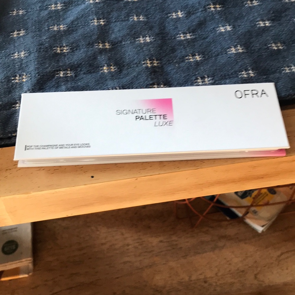 OFRA signature palette luxe.